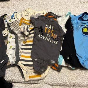 13 Gerber Baby Onsies 0-3 months